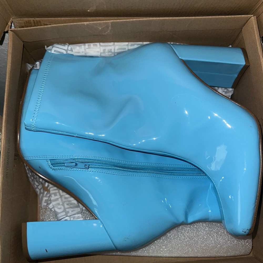STEVE MADDEN Lynden Blue Patent leather boots